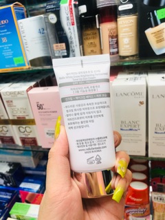 . Kem dưỡng da chống nắng Nella