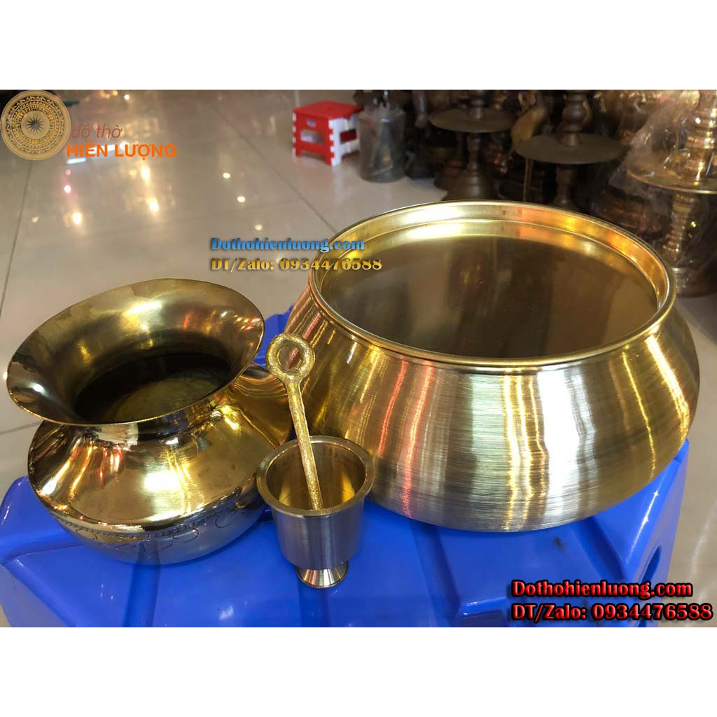 Bộ Dụng Cụ Ăn Trầu Bằng Đồng Thau Gồm Cối Giã Trầu, Ống Đựng Bã Trầu, Cơi Đựng Trầu Vàng Trơn Đường Kính 15cm