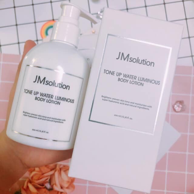 🧴🧴🧴SỮA DƯỠNG TRẮNG SÁNG, ẤM MỊN DA VÀ NÂNG TONE DA JM SOLUTION TONE UP WATER LUMINOUS BODY LOTION.