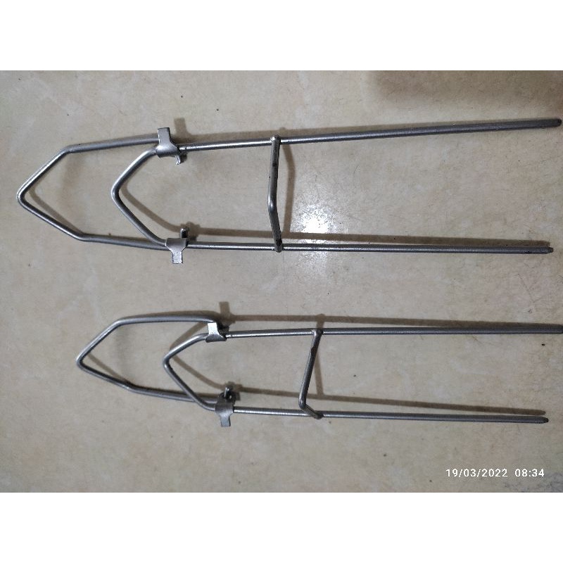 Cây chống cần/gác cần lăng xê
