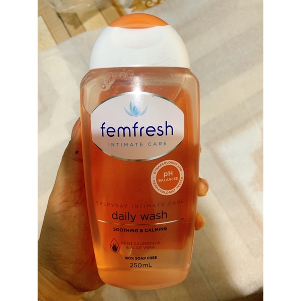 DUNG DỊCH VỆ SINH FEMFRESH INTIMATE CARE 250ML của Úc