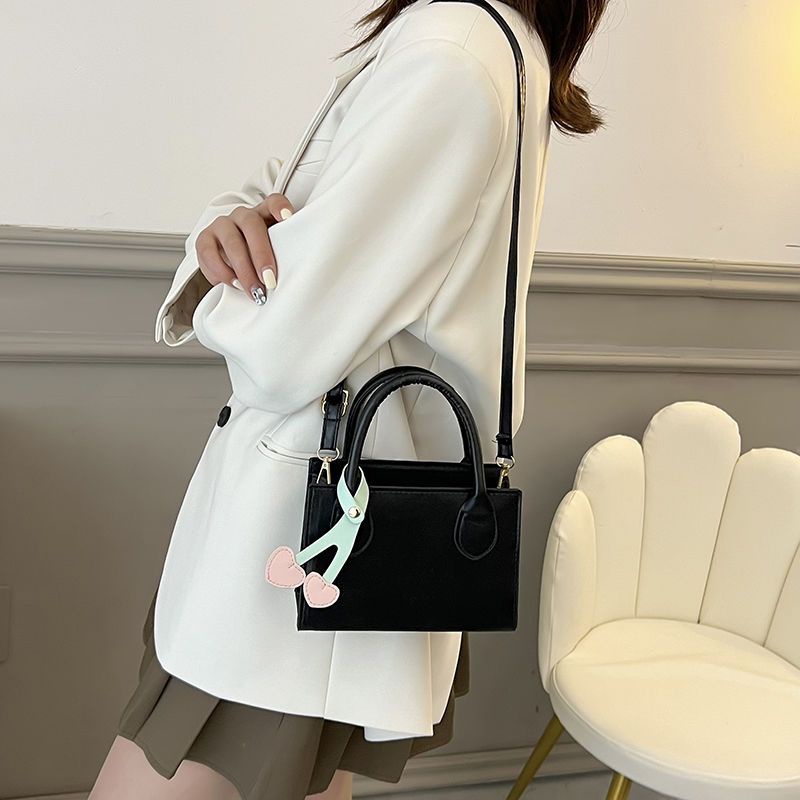 Túi Xách Đeo Vai Họa Tiết Quả Cherry Thời Trang Cao Cấp 4 Kiểu Khác Nhau Cho Bé Gái