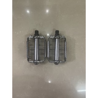 pedan ( bàn đạp )xe đạp       .