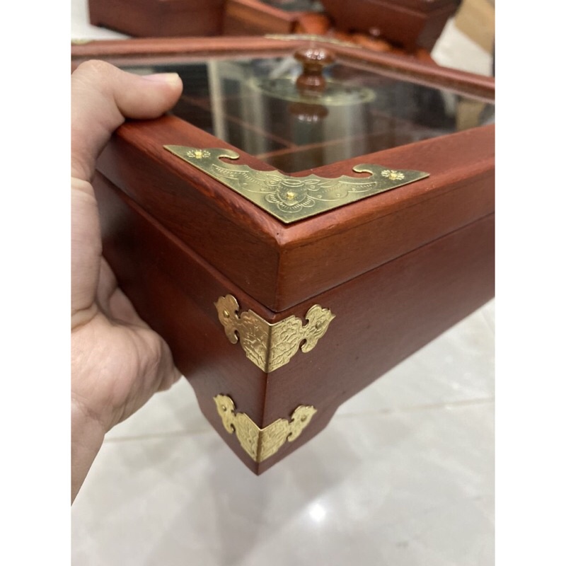 Khay Đựng Bánh Kẹo bằng Gỗ Hương Cao Cấp Vuông Kính Bọc Đồng