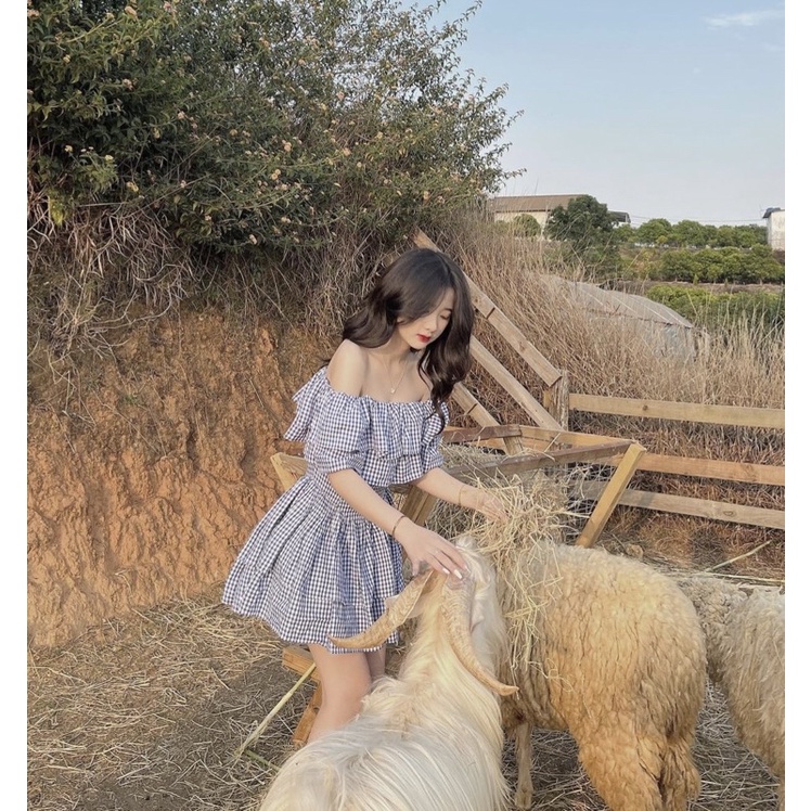 CARO OFF DRESS - ĐẦM CARO TRỄ VAI XẾP BÈO