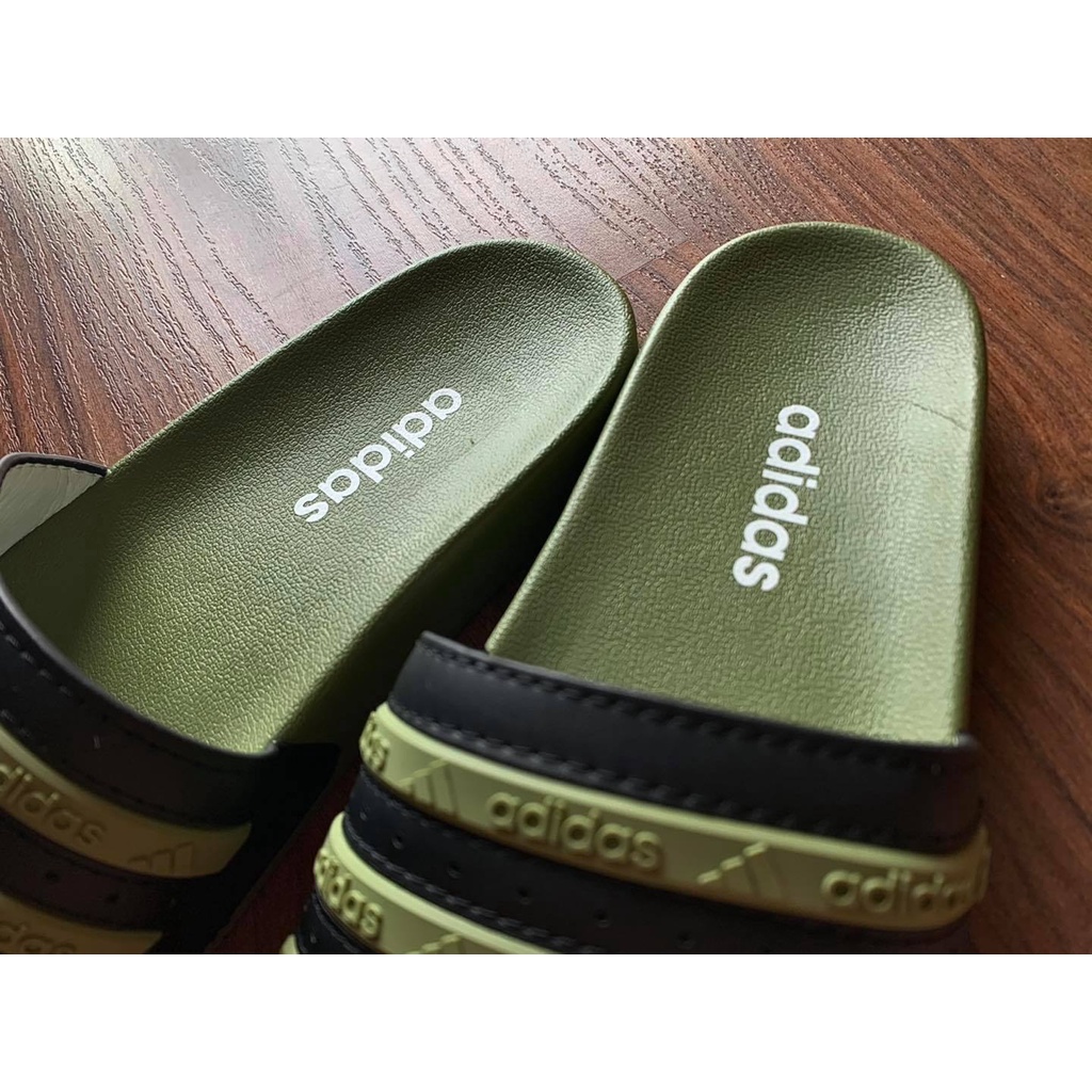 Dép Adidas quai ngang kẻ xanh đen