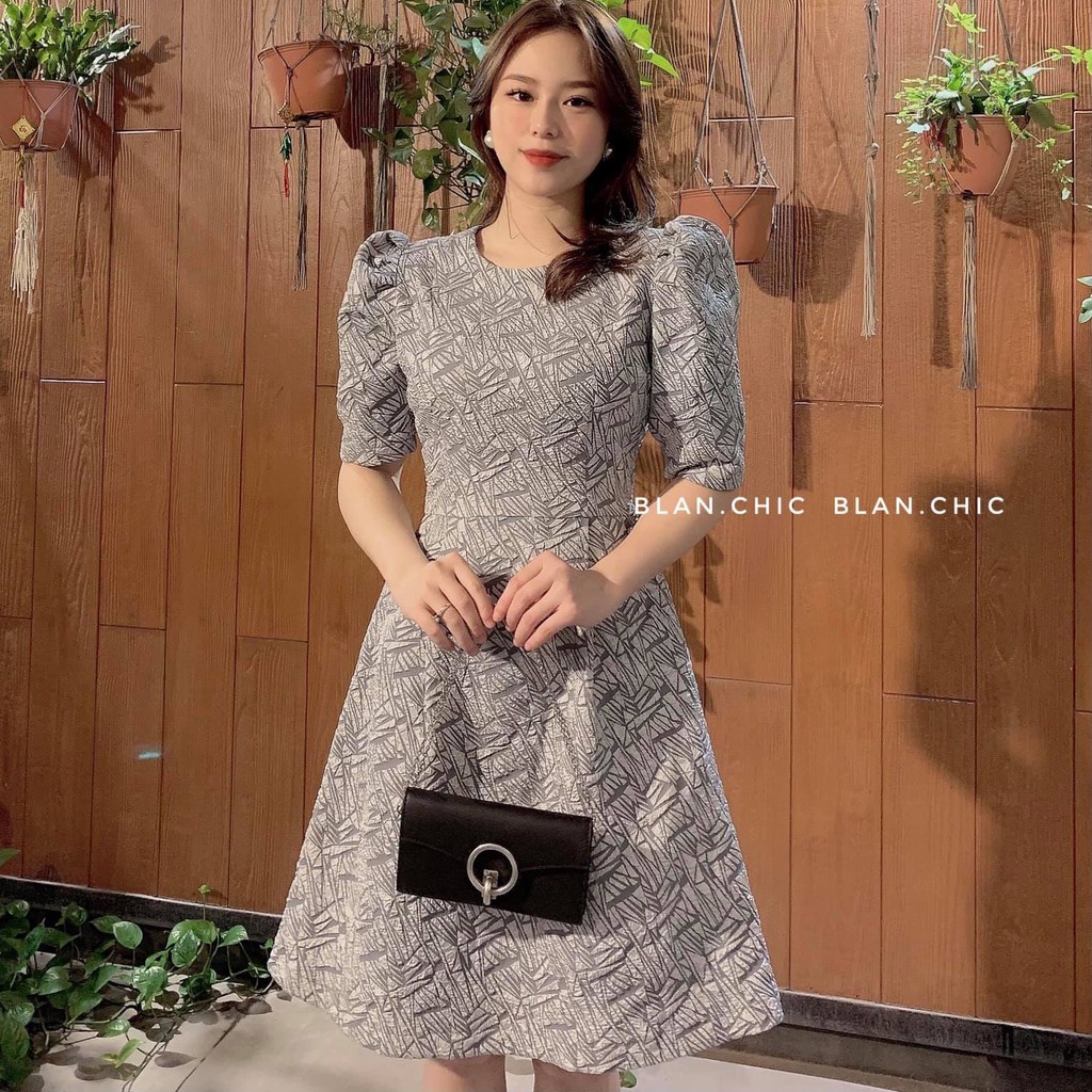 VÁY GẤM SANG CHẢNH CỔ TRÒN DÁNG CHỮ A