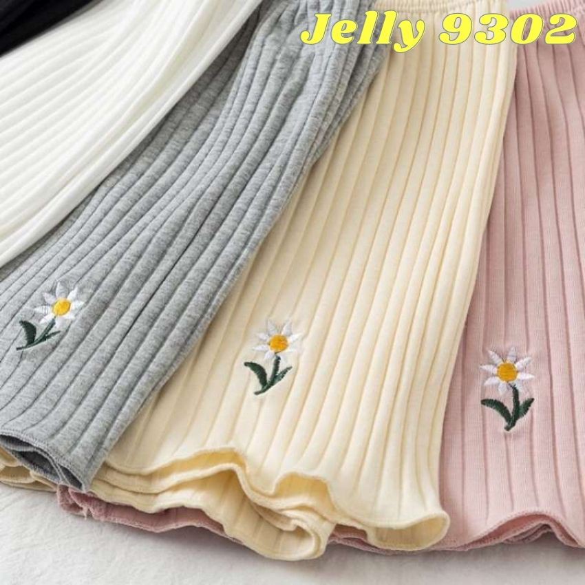 [QUÀ TẶNG] Quần Short Nữ Vải Thun Gân Mát In Hoa Cúc Nhỏ Dễ Thương – Quần Đùi Nữ Co Giãn Đa Chiều,Thông Thoáng, Mềm Mại