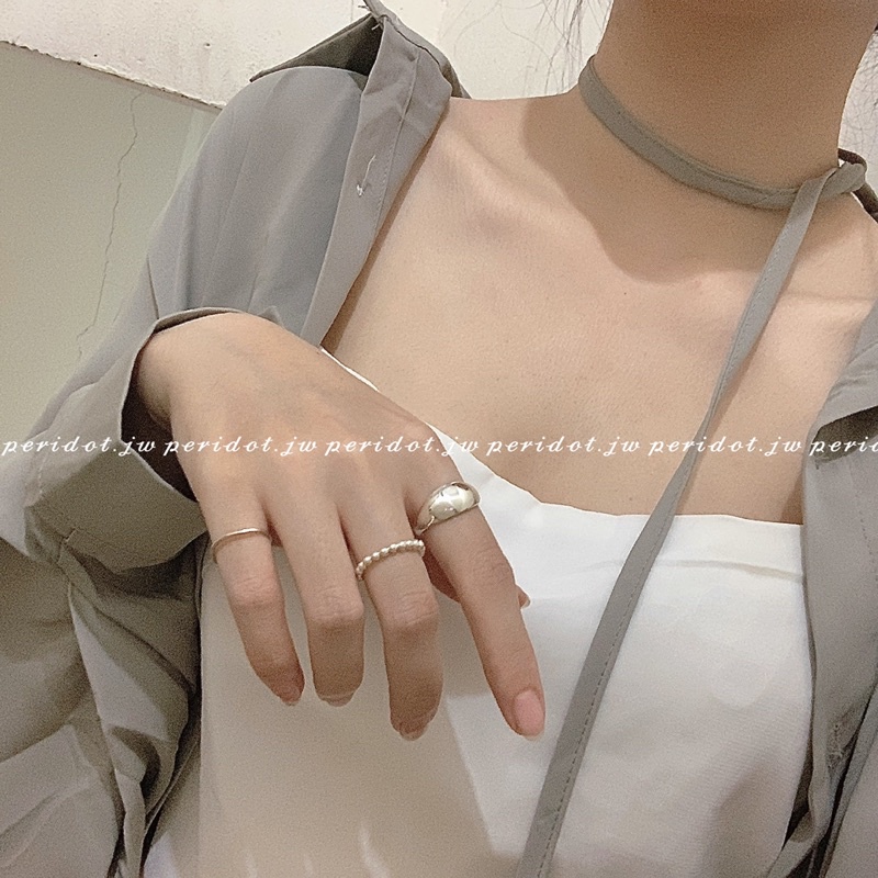 Nhẫn bạc thiết kế. Có sẵn một số size