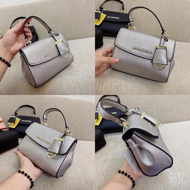 ❤❤❤❤Siêu phẩm Mk vẫn về đủ màu nhé !  Hàng chuẩn đét . Nét căng chỉ . Sz 20cm    • da xước , ko bắt bẩn , bụi .