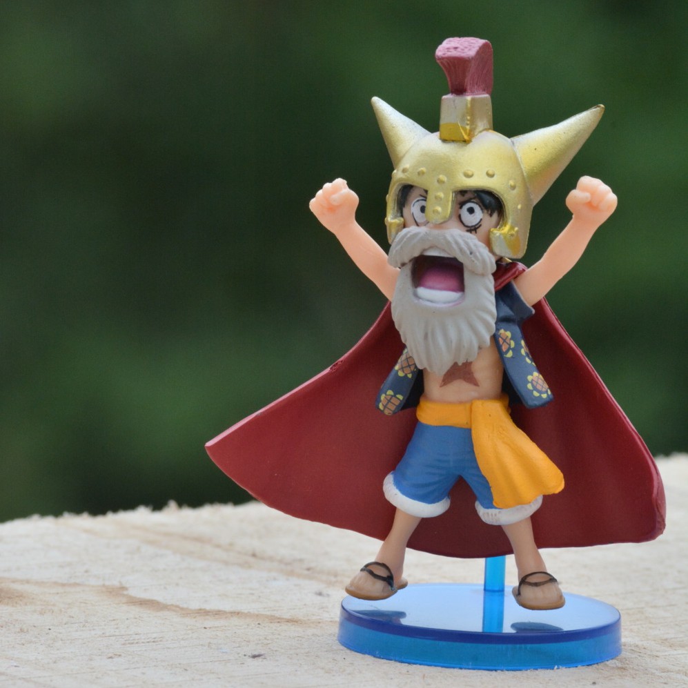 Mô hình nhân vật One piece luffy d monkey đội mũ giáp cao 9CM P01