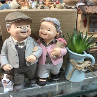 Tượng ông bà lão