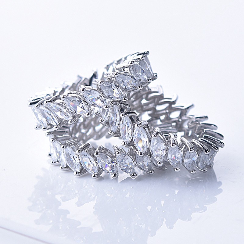 Nhẫn Đeo Tay Kim Loại Đính Đá Lấp Lánh Thời Trang Cho Nữ