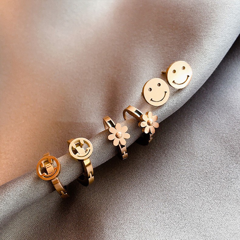 Bộ Ba Chiếc Bông Tai Mạ Vàng Hồng 18K Hình Cỏ Bốn Lá Mặt Cười Thời Trang