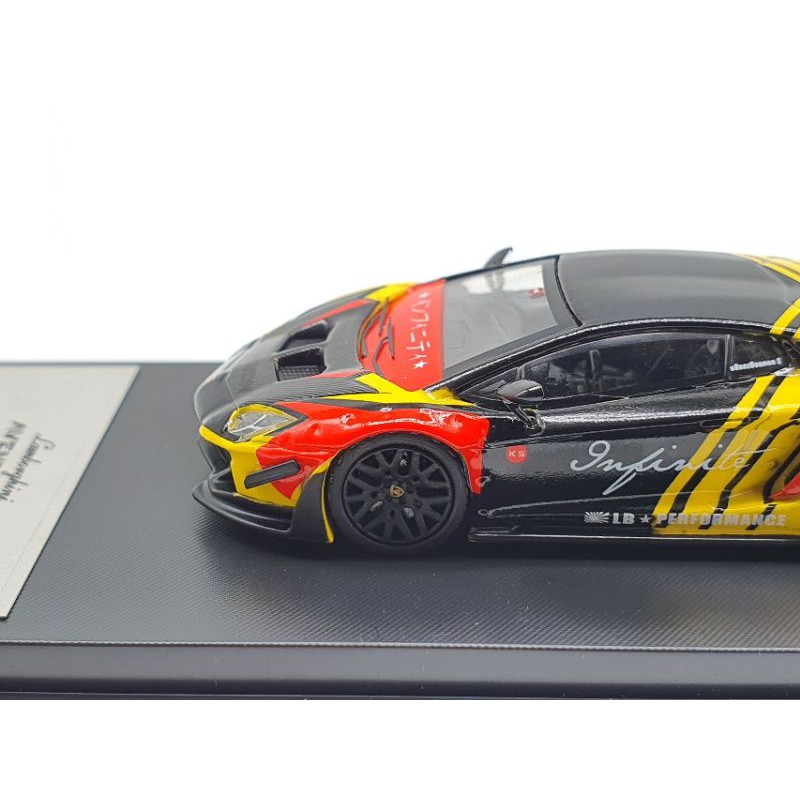 Xe Mô Hình Lamborghini Aventador Infinite LP700-4 1:64 Time Micro (Vàng Đen)