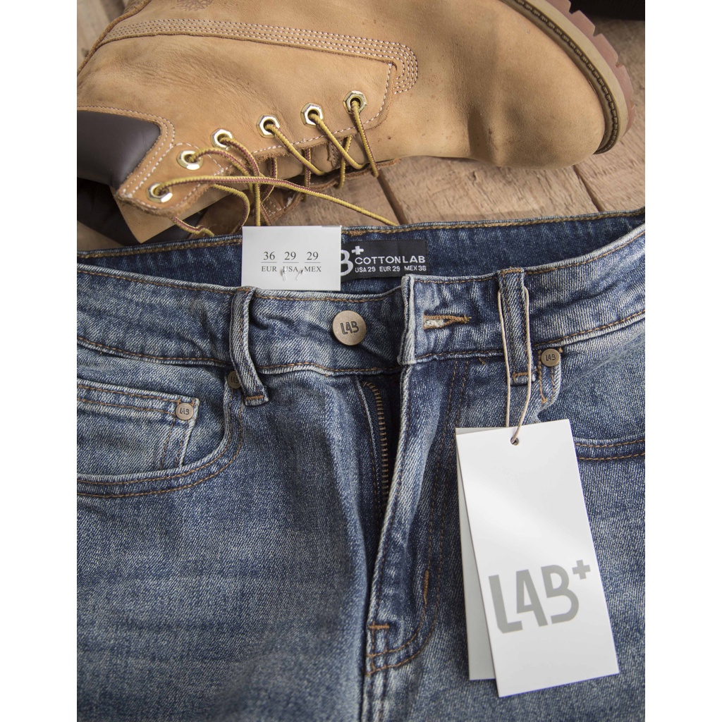 Quần jean nam màu xanh rách gối chất co giãn from slimfit thương hiệu LAB - QJLAB220914