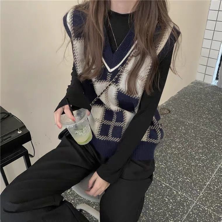 Áo Gile len kẻ caro phối màu vintage cực xinh | BigBuy360 - bigbuy360.vn