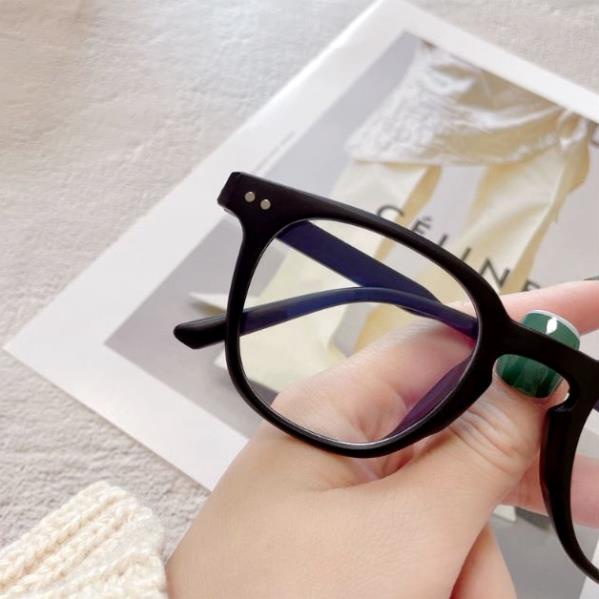 Kính Nam Nữ không độ hai chấm ngang D126