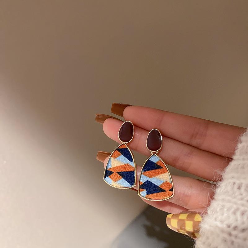 Khuyên Tai Hình Tam Giác Phối Màu Tương Phản Phong Cách Retro Thời Trang Hàn Quốc