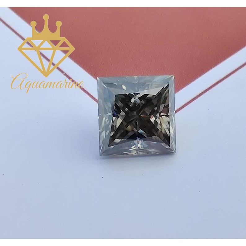 Kim cương nhân tạo Moissanite Princess màu xám