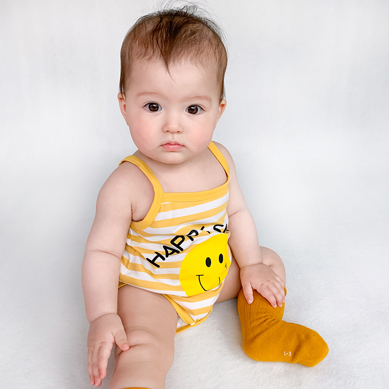 Áo Liền Quần Họa Tiết Chấm Và Trái Chuối Xinh Xắn Cho Bé