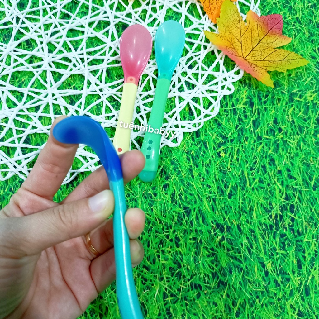 Muỗng,thìa ăn dặm báo nóng cho bé