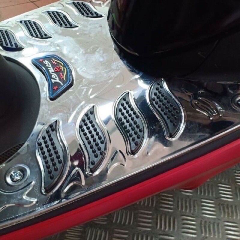 Chắn bùn,thảm inox lót sàn để chân janus