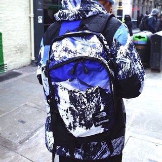 Balo supreme TNF.