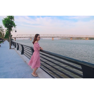 Váy trễ vai bánh bèo