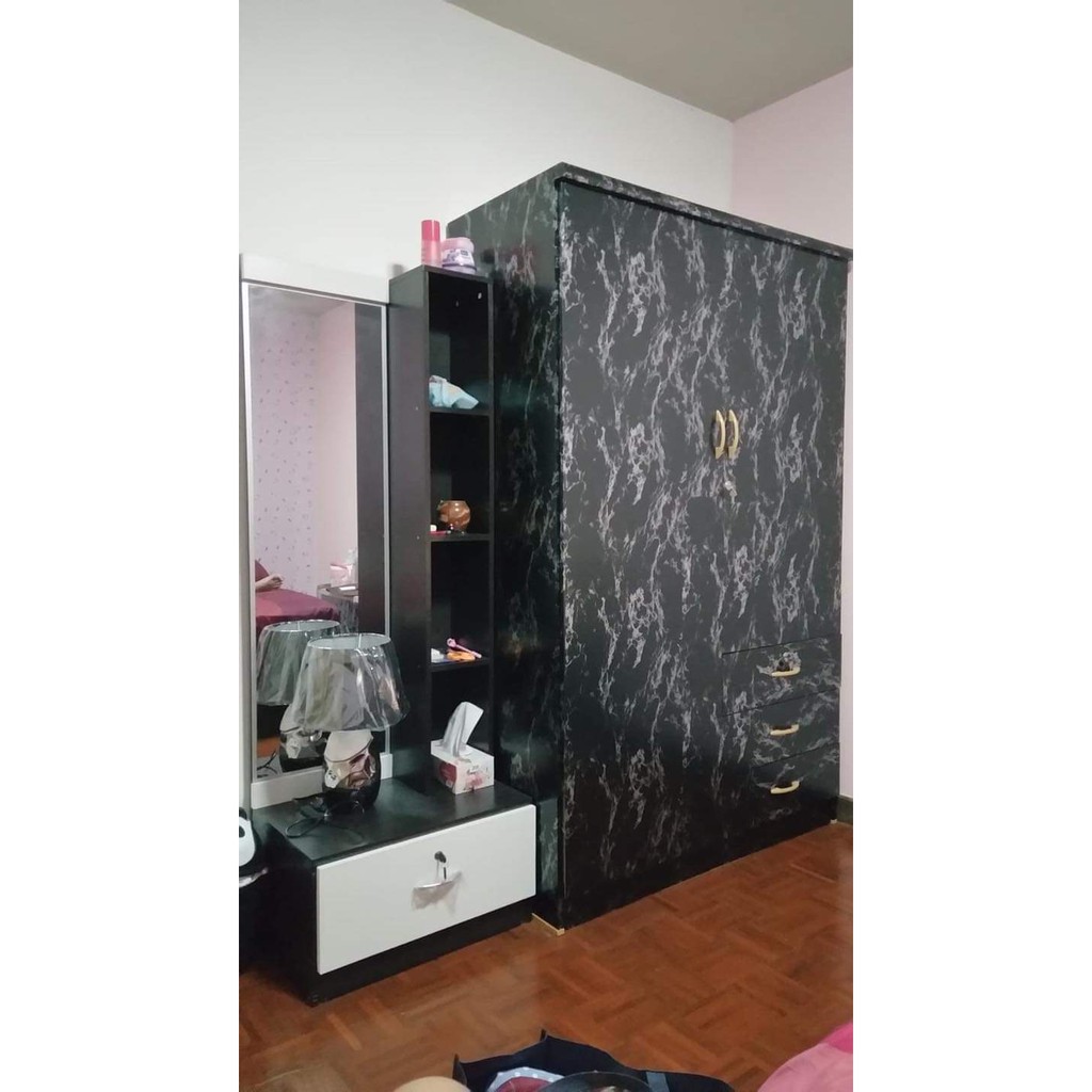 Giấy dán tường vân đá có keo sẵn