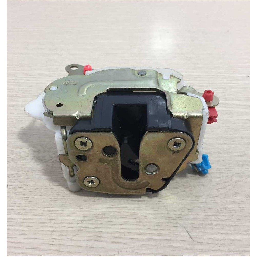 Ổ khóa ngậm cửa -EQ1043/NJ1030 xe 3.5 tấn