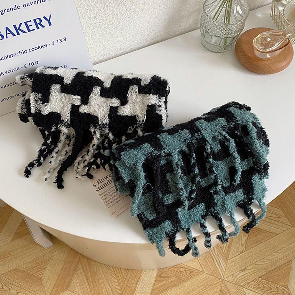 Khăn Choàng Cổ Phối Tua Rua Thời Trang Thu Đông Cho Nữ