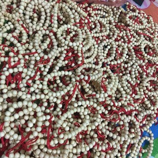Vòng dâu tằm trừ tà cho bé