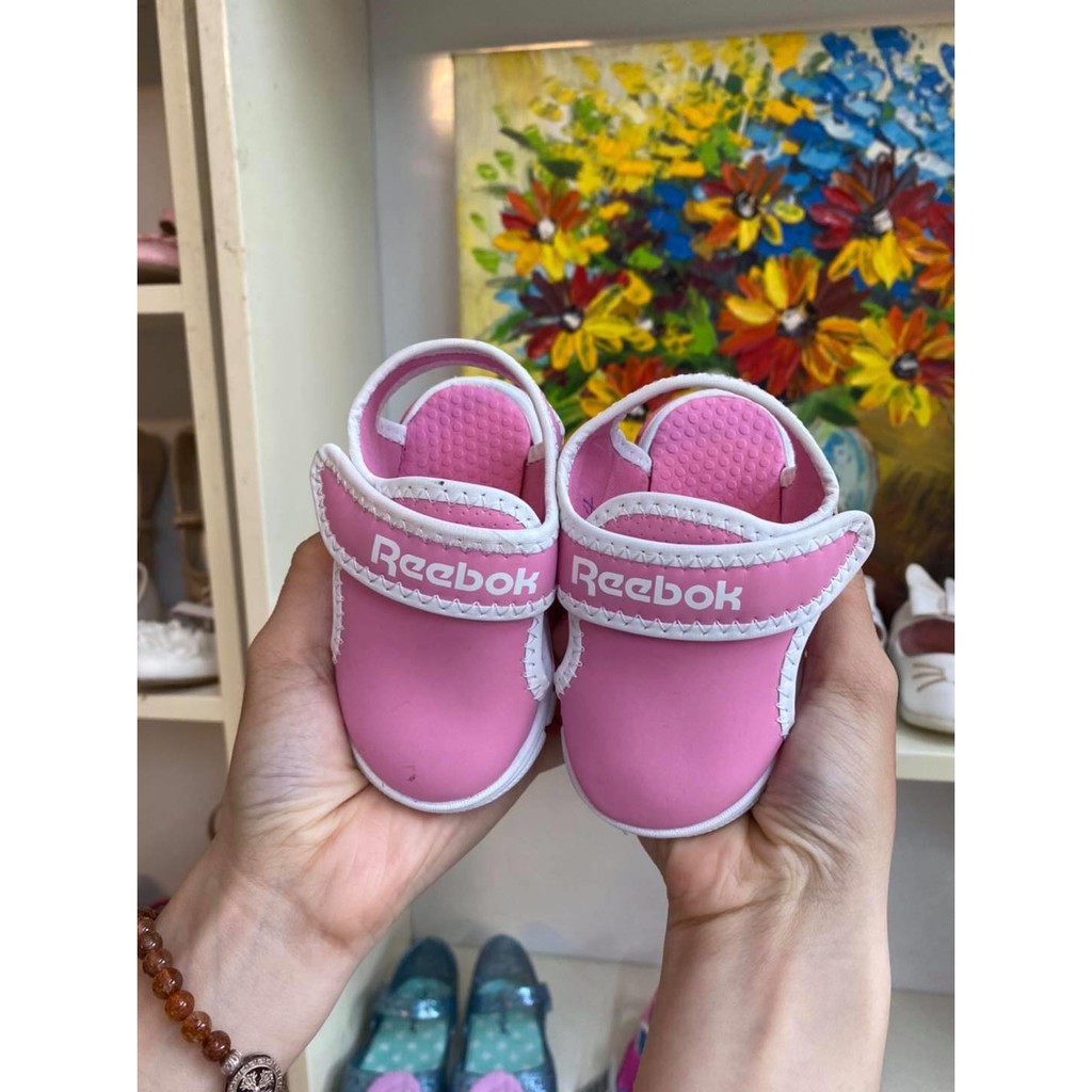 Sandal rọ reebock