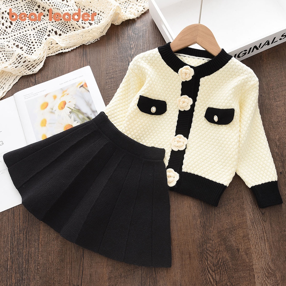 Set đồ BEAR LEADER 2 món gồm áo tay dài nút hoa và chân váy phong cách thời trang thu đông cho các bé