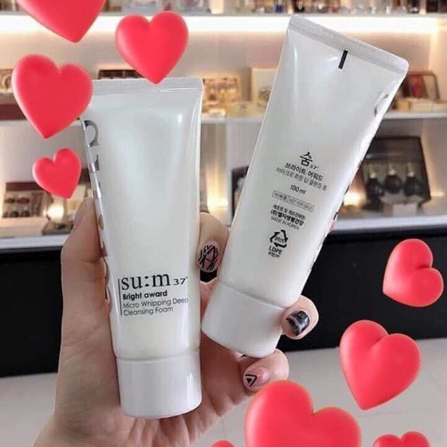 Sữa rửa mặt Su:m trắng da