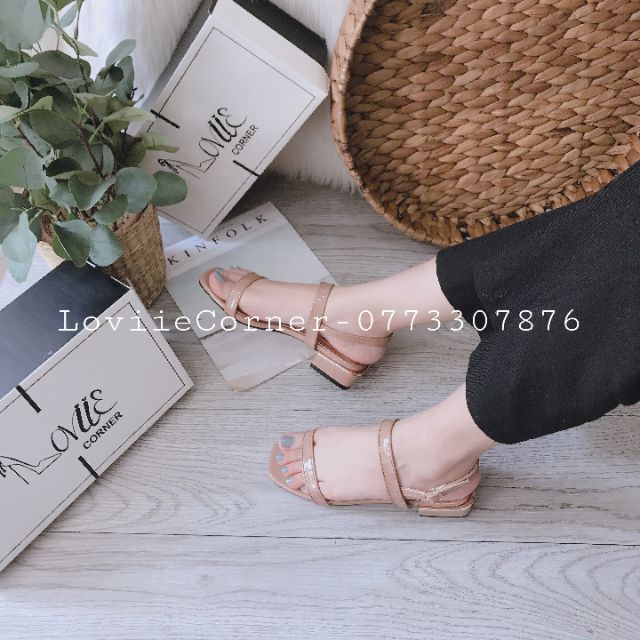 LOVIIECORNER-GIÀY SANDAN CAO GÓT 2 PHÂN QUAI NGANG ĐẾ VUÔNG ĐEN NHIỄU ĐỒNG- SANDAL CAO GÓT 3 PHÂN ĐẾ VUÔNG 2 QUAI MẢNH | BigBuy360 - bigbuy360.vn