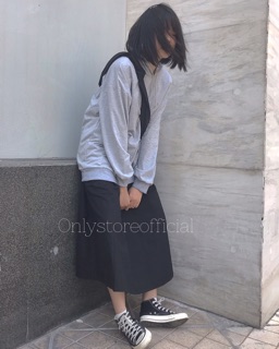 Áo hoodie+chân váy có sẵn