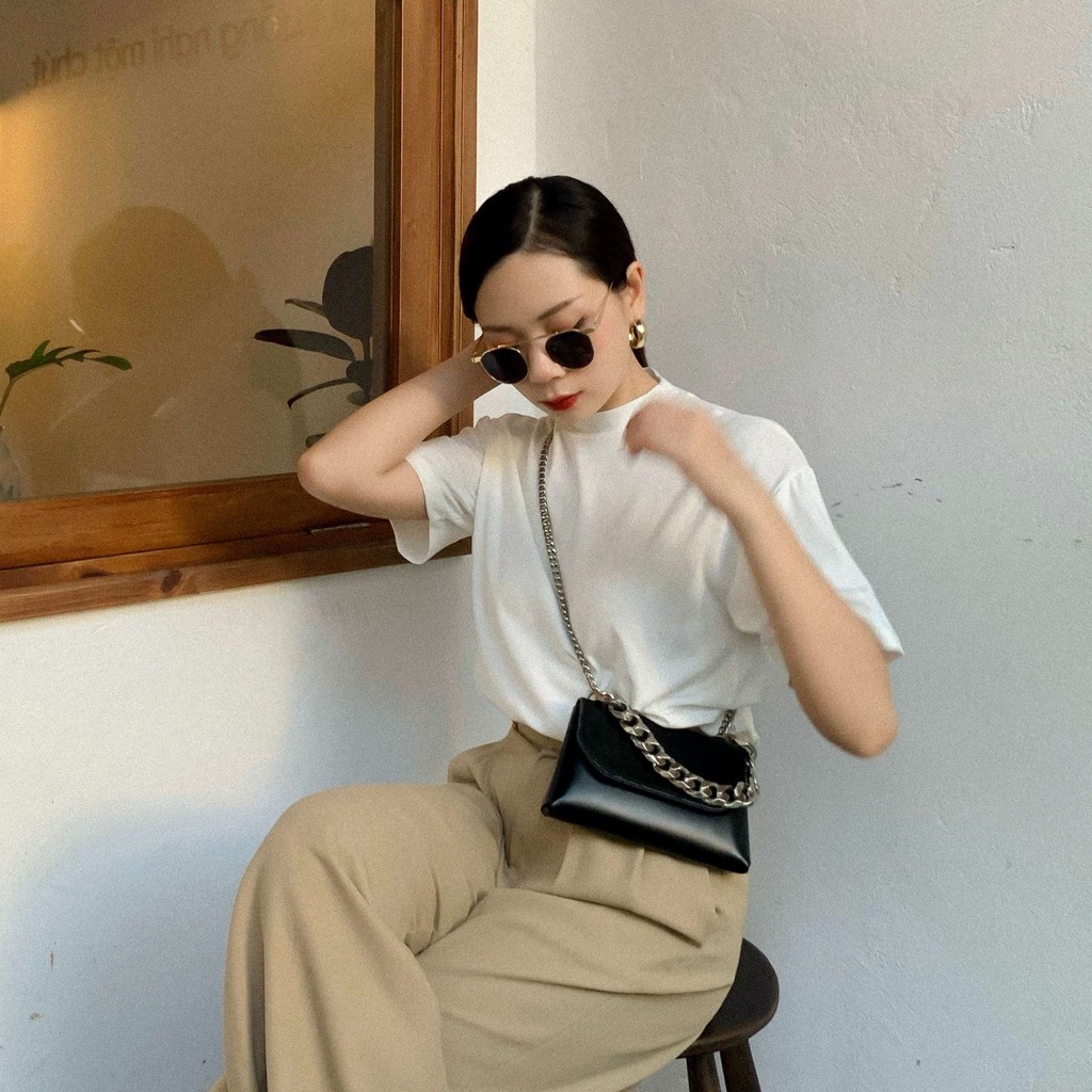 Áo thun nam nữ cổ 3cm trơn basic, chất cotton, thiết kế T-Ju màu đen trắng freesize dáng suông, hàn quốc (couple daily)