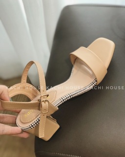 Sandal Kachi viền kẻ caro