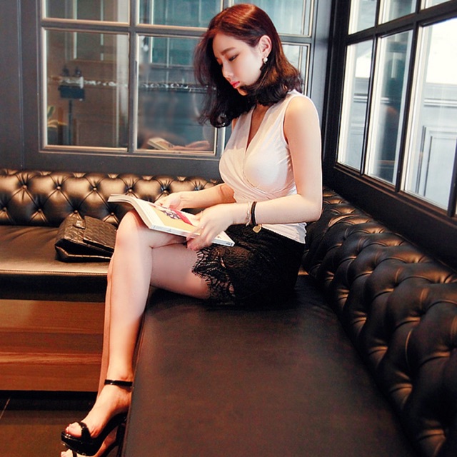 Áo Croptop cổ chéo có đệm mút chất thun lạnh Cao Cấp