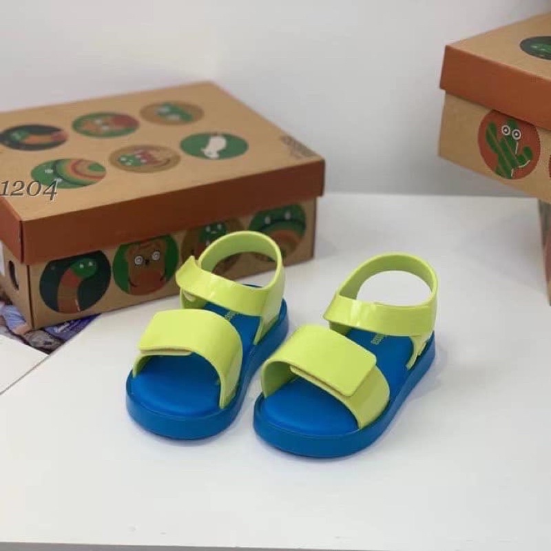 Sandal cho bé