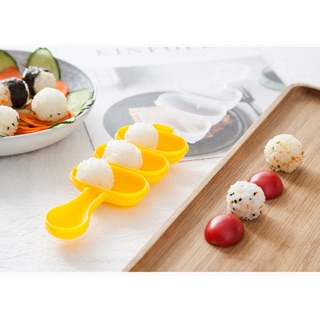 khuôn lắc cơm viên tròn tặng kèm thìa