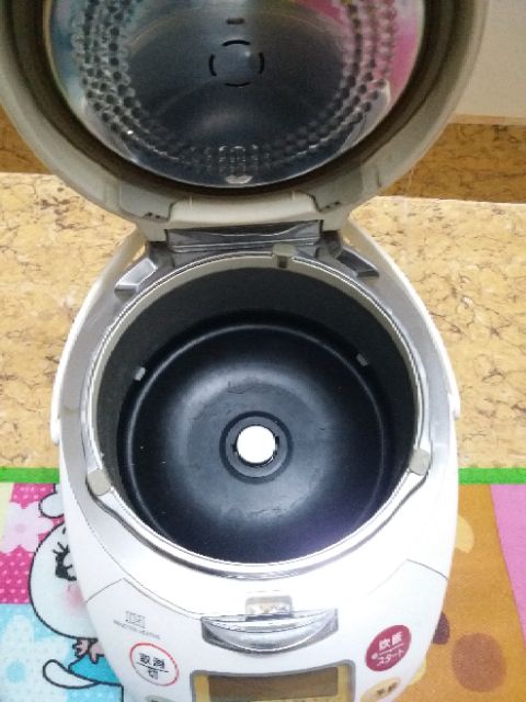 Nồi cơm điện nhật bãi