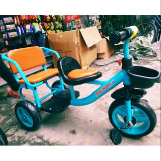 Xe xích lô cho bé