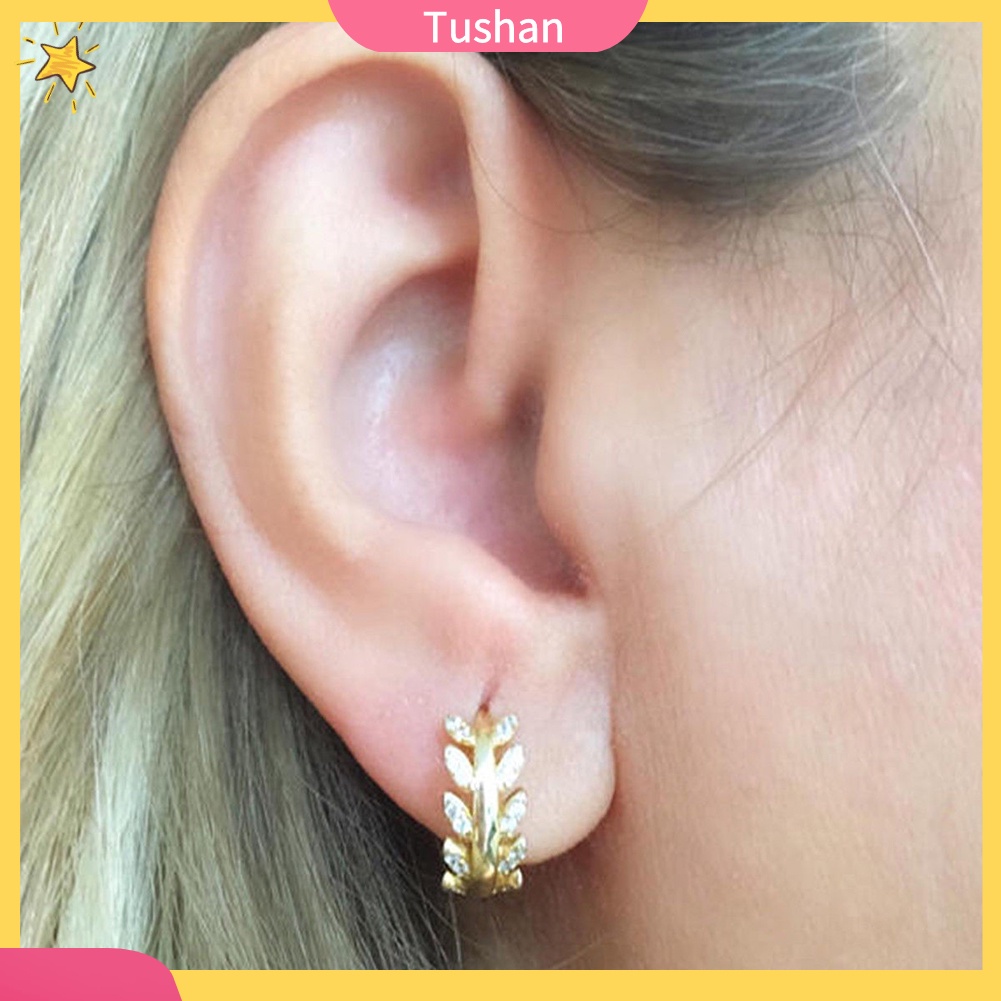 Hoa tai Huggie thiết kế chiếc lá đính đá cho nữ