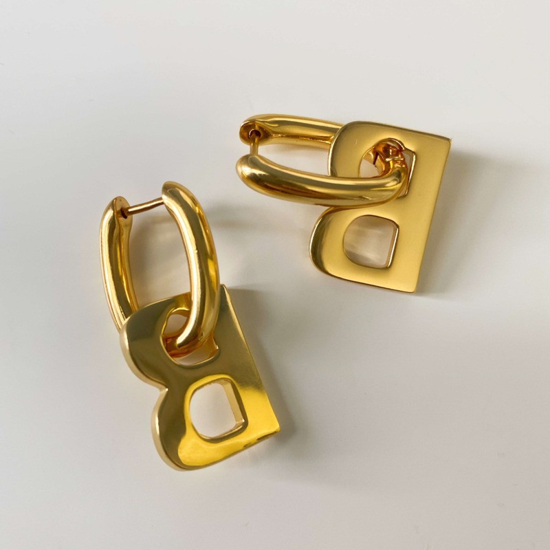 Đôi Bông Tai Hình Chữ B Độc Đáo Dành Cho Nữ