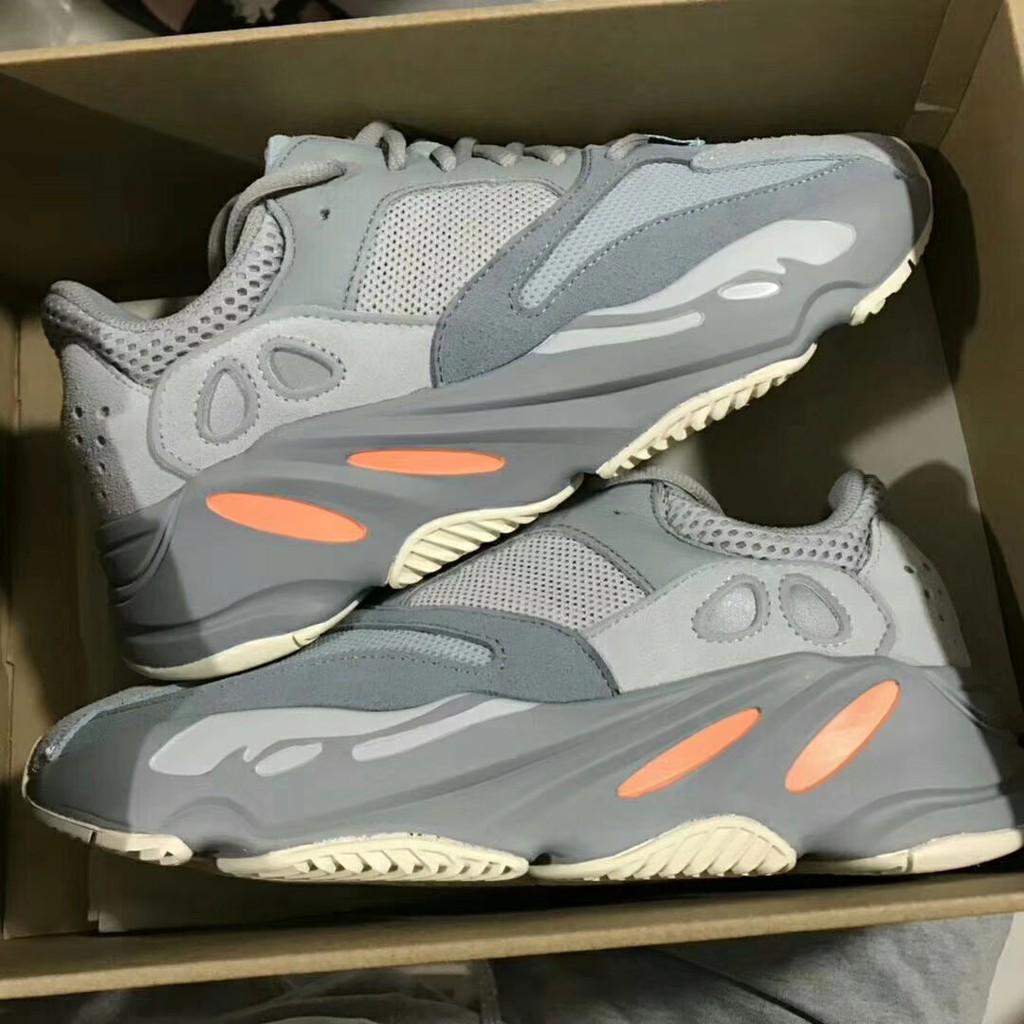 Giày Sneaker YZ 700 Interia chuẩn hàng 1:1