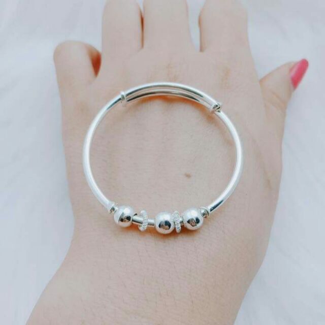 Lắc bạc cho bé