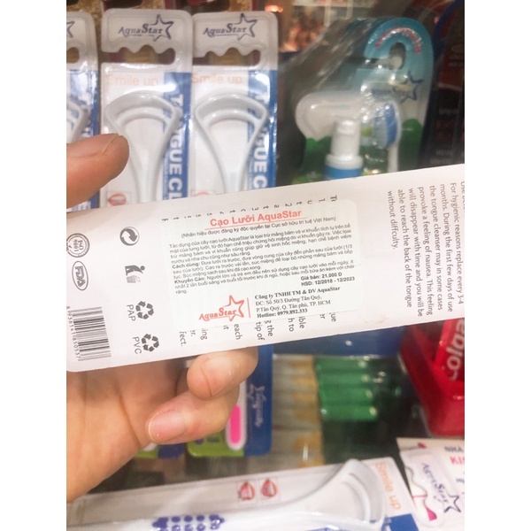 Cây cạo lưỡi Aqua Star (Giao màu ngẫu nhiên)